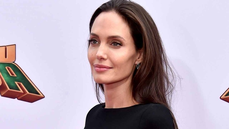 Dieu it biet ve benh liet nua mat Angelina Jolie mac phai-Hinh-2